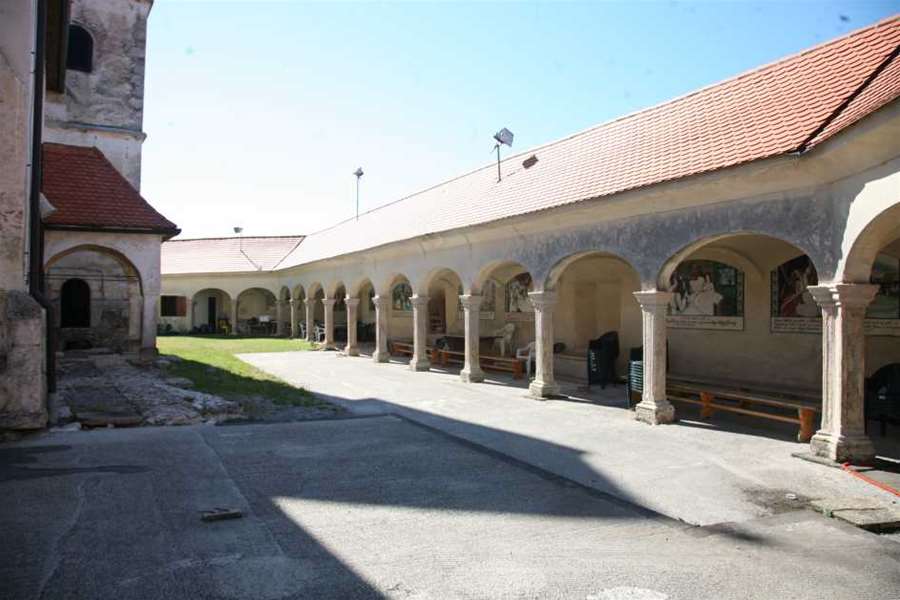 GOSPA LOBOR 5.jpg