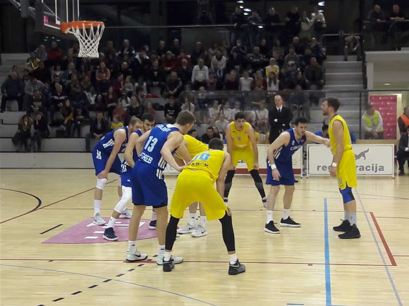 Utakmica se igrala pred oko 1000 gledatelja