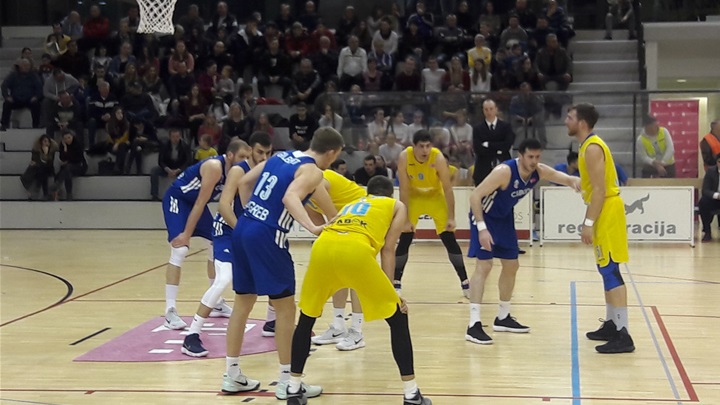 Utakmica se igrala pred oko 1000 gledatelja