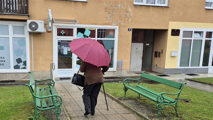 ljekarna kiša pacijenti mirovine umirovljenici (5).jpg