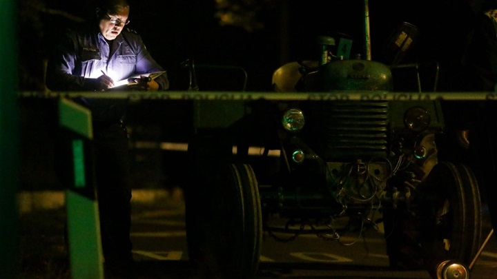 Nesreća traktor policija