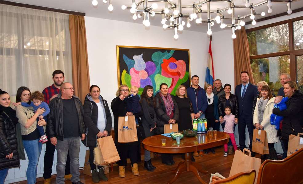 novorođeni oroslavje