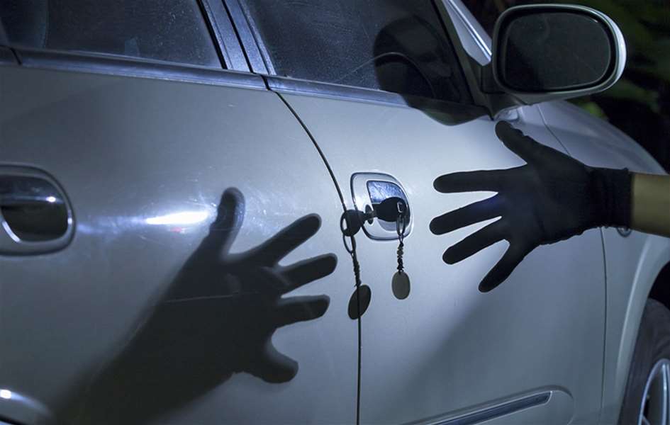 AUTO KRAĐA ilustracija.jpg