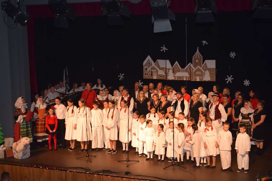 Božićni koncert KUD-a 'Laz' 20.JPG