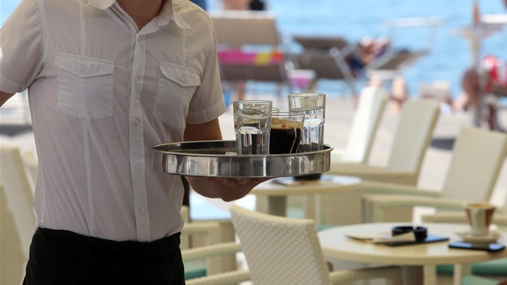 konobar-Goran Kovacic/PIXSELL