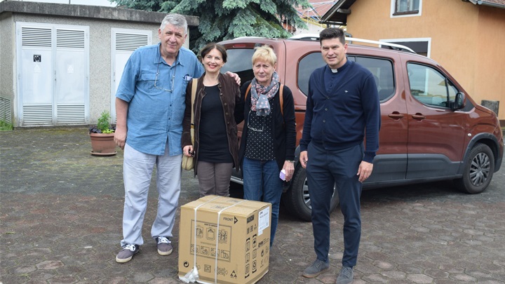 'Hodočasnička ambulanta' dobila opremu, dječak bicikl3.JPG