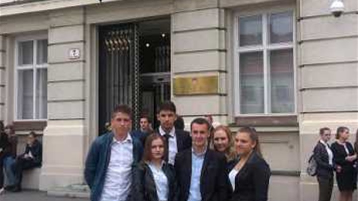 BEDEX U SABORU 2.jpg