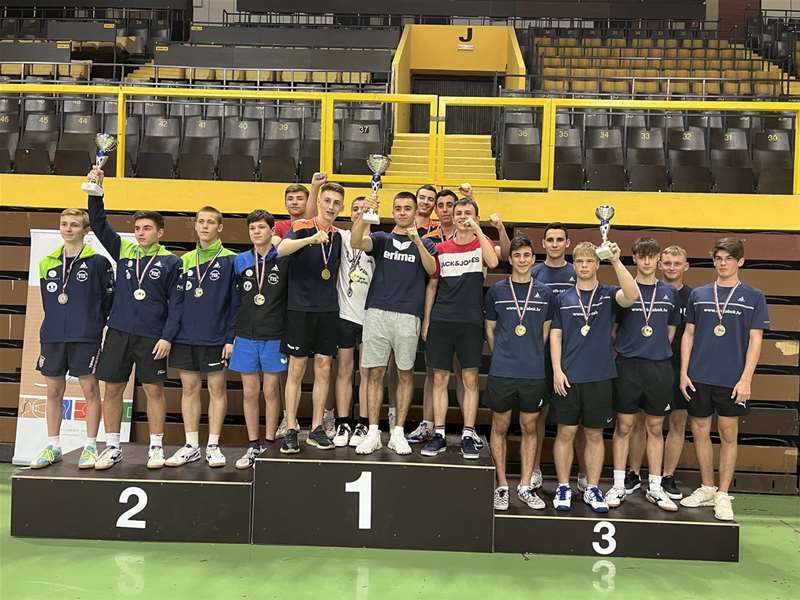 SPORT 31.5._STOLNI TENIS.jpg