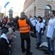 Molitelji krunice na središnjem trgu u Zagrebu ''dozvali'' i protivnike! Sukob spriječili redari
