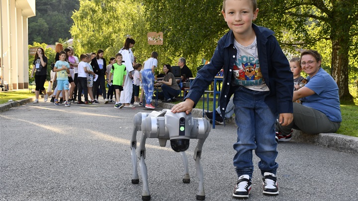 večer znanosti u pregradi.JPG