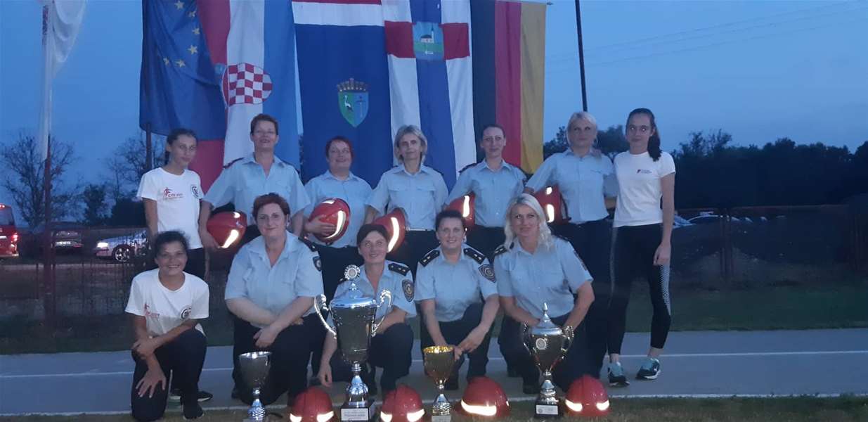 dvd bedekovčina žene glavna.jpg