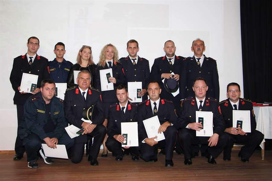 Dobitnici_priznanja_ VZG Klanjec.jpg