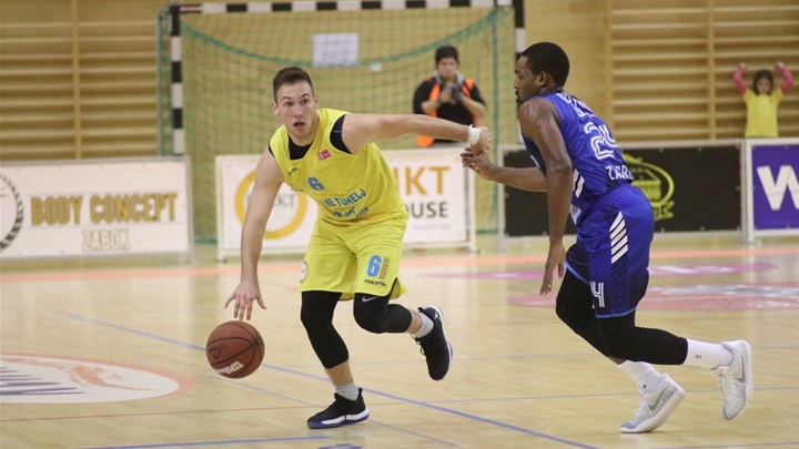 SPORT 13.11._KOŠARKA ZABOK-CIBONA Lisica u dvoboju s Rossom.jpg