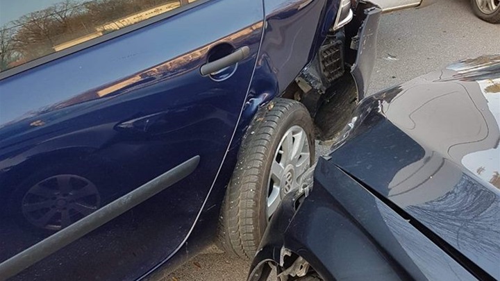 foto: Policija zaustavlja KZŽ