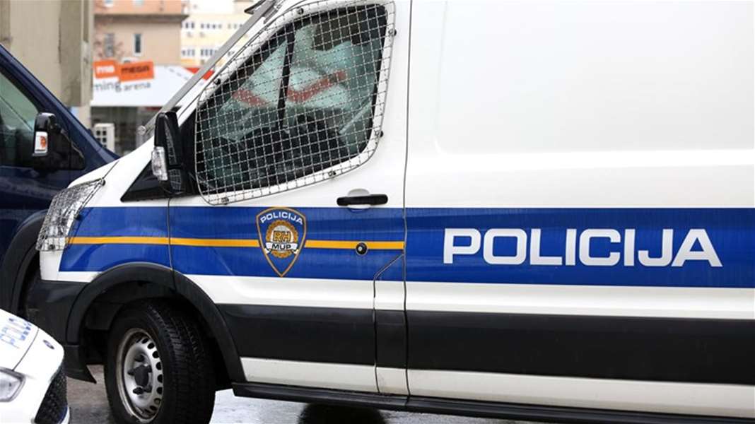 policija