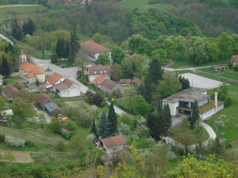 dvorana.jpg