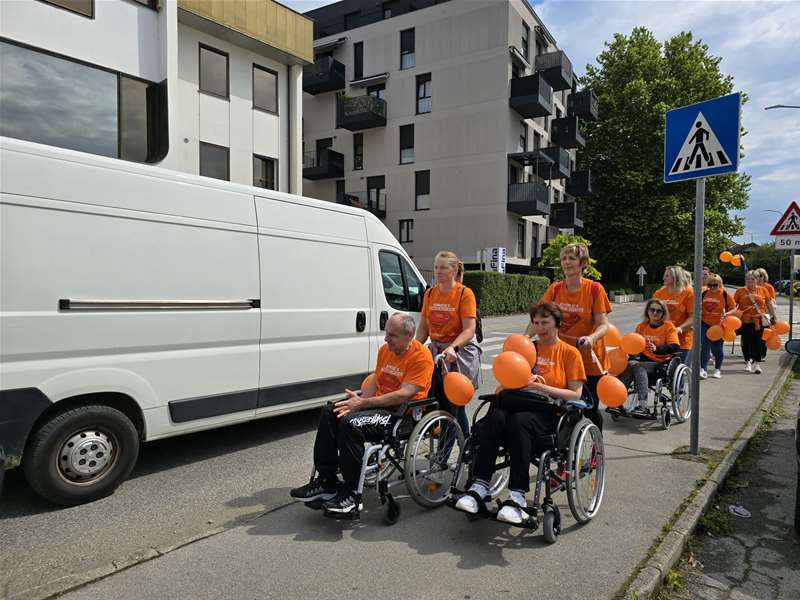 Mobilnost za život - prilagođeni kombi.jpg