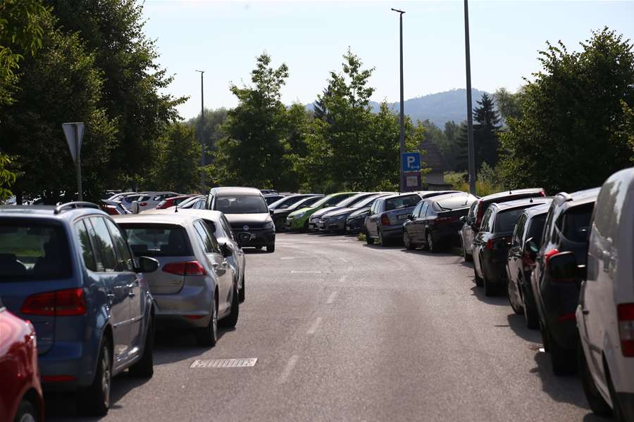 parking ob zabok (1).JPG