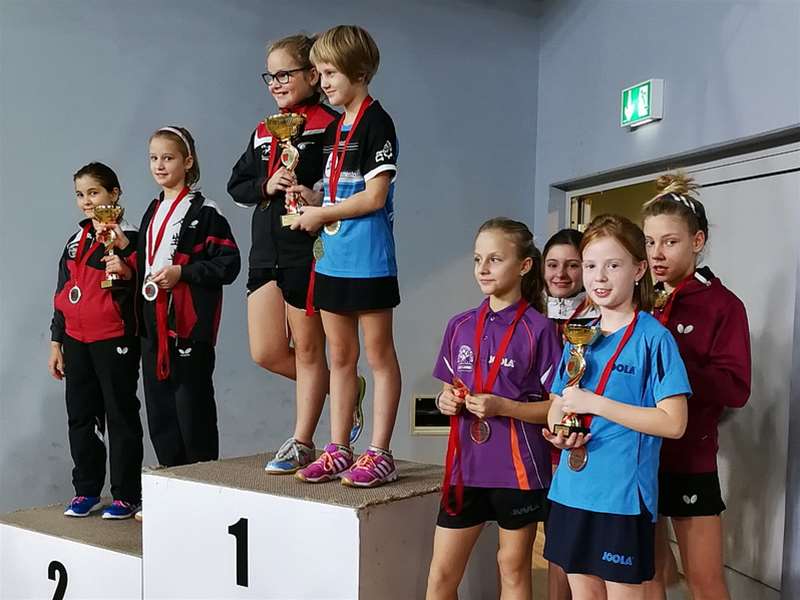 Marta Drempetić i Nela Krznar