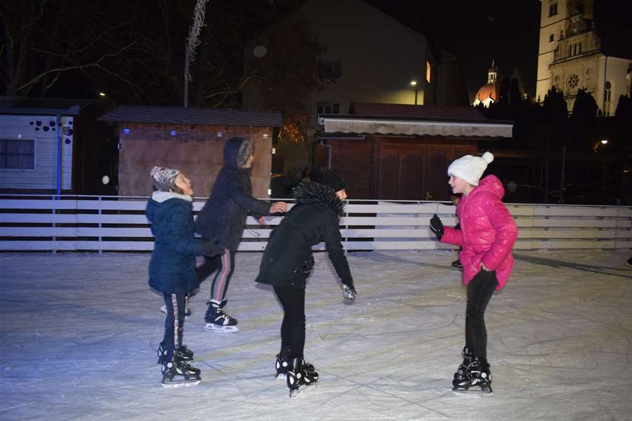 Bistrička ledena bajka završila uz Disco na ledu3.JPG