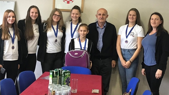 mažoretkinje zlb.jpg