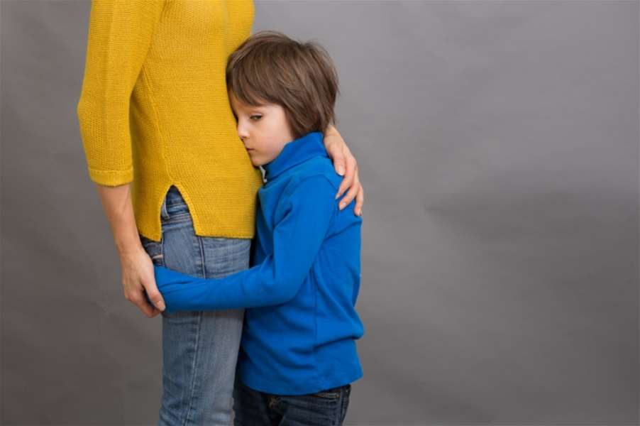 HelpinganAnxiousChild-kid-with-mom.jpg