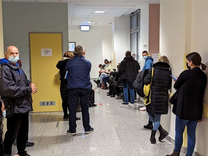 viroze i gripa_gužva u čekaoni.jpg