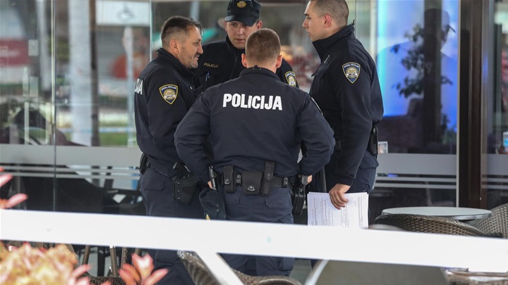 policija kafić