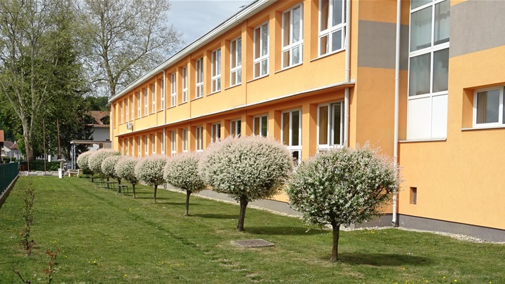 Osnovna škola Zlatar.JPG