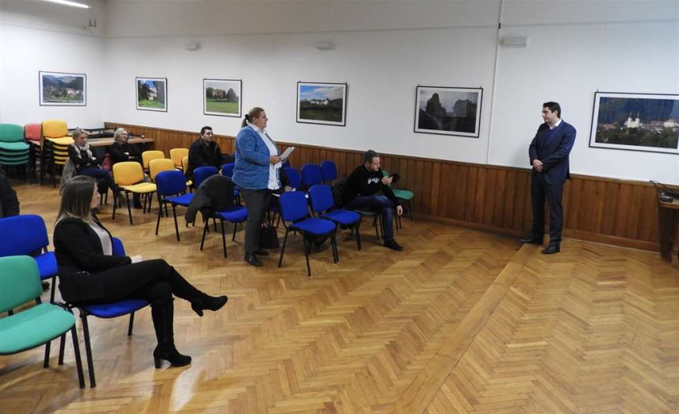 javna tribina glavna.jpg