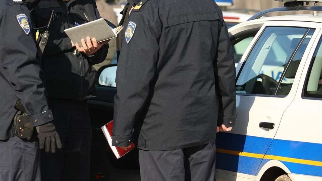 policija