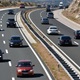 PRIJEDLOZI: Mladi bi na autocesti smjeli voziti najbrže 90 km/h, a voziti bi mogli i 17 - godišnjaci
