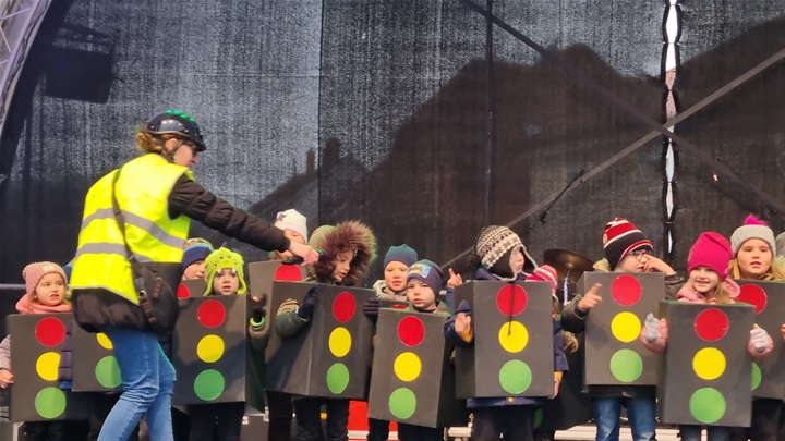 Djeca iz Dječjeg vrtića Potočić Tuheljski sudjelovala na Samoborskom fašniku9.jpg