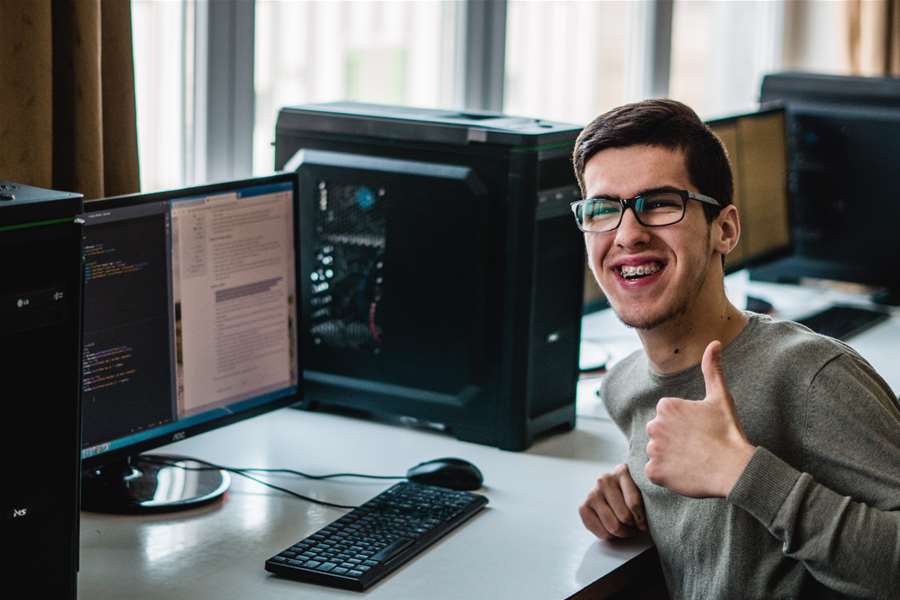 vito vidović - Moving-with-JavaScript-2.jpg