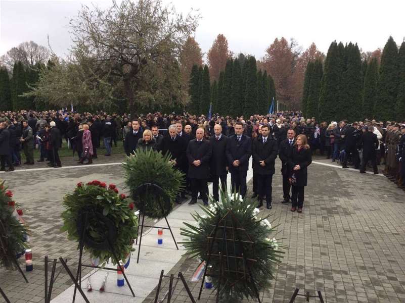 Delegacija zajednice županija u Vukovaru u kojoj je bio i župan Kolar