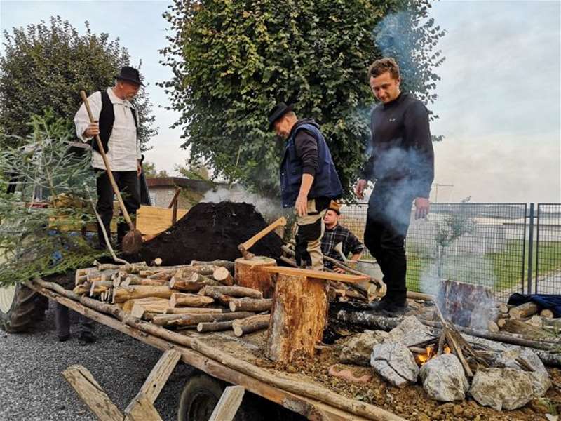 zlatar_pobjednici prošlogodišnjeg pajdaškog sprehajanja.jpg