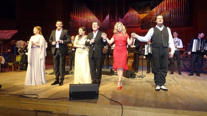 Izvođači starogradskih pjesama (1).jpg