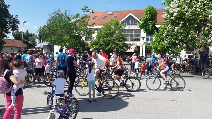 Kukurijada je krenula sa zabočkog trga