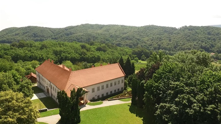 panorama_dvorac oršić.jpg