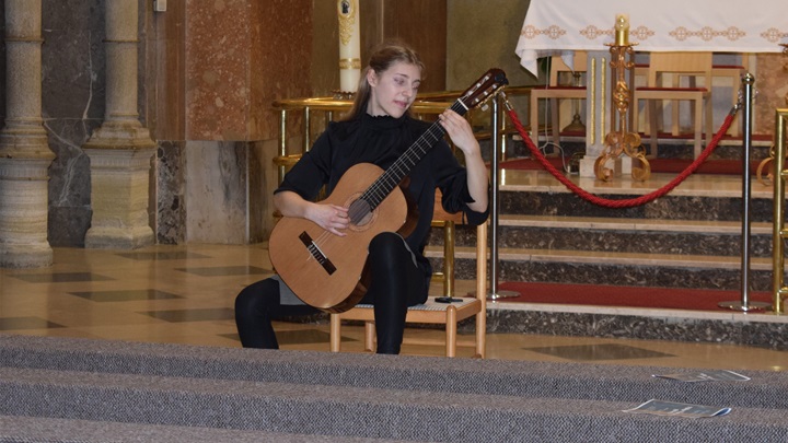 Nika Kovačić održala koncert na gitari 4.JPG