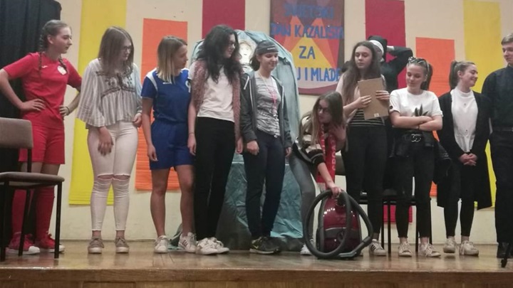 kazalište lobor glavna.jpg