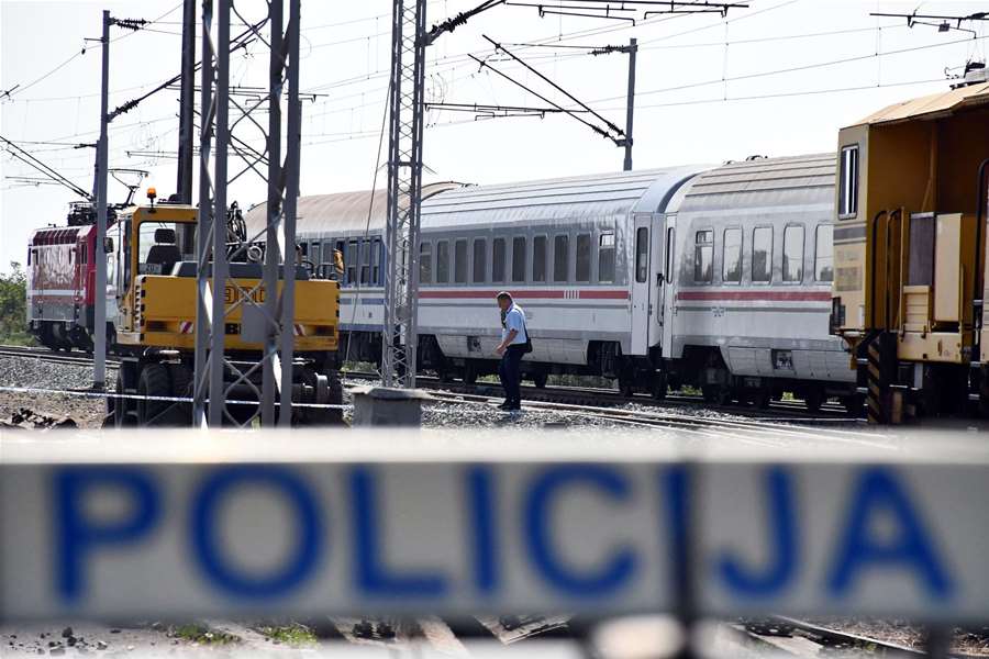 vlak-pruga-policija