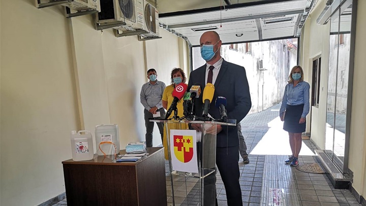 glavna pressica maske.jpeg