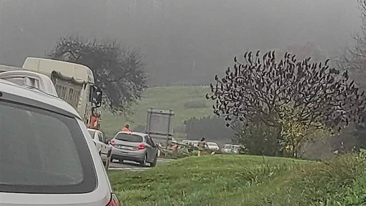 policija zaustavlja kzz .jpg