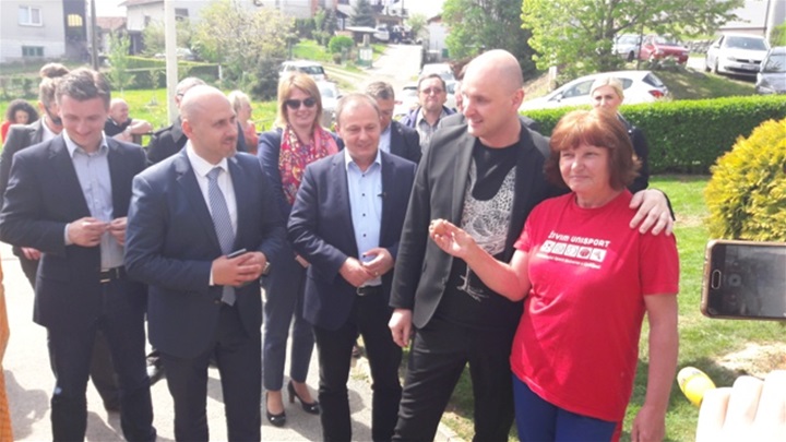 dijeljenje piceka 2.jpg