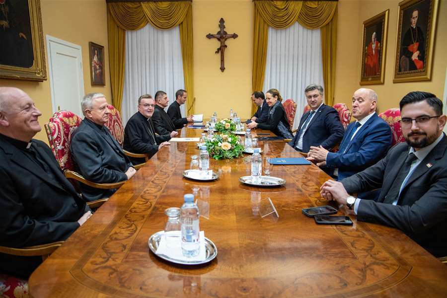 230120 Susret kardinala Bozanića i premijera Plenkovića (1).jpeg