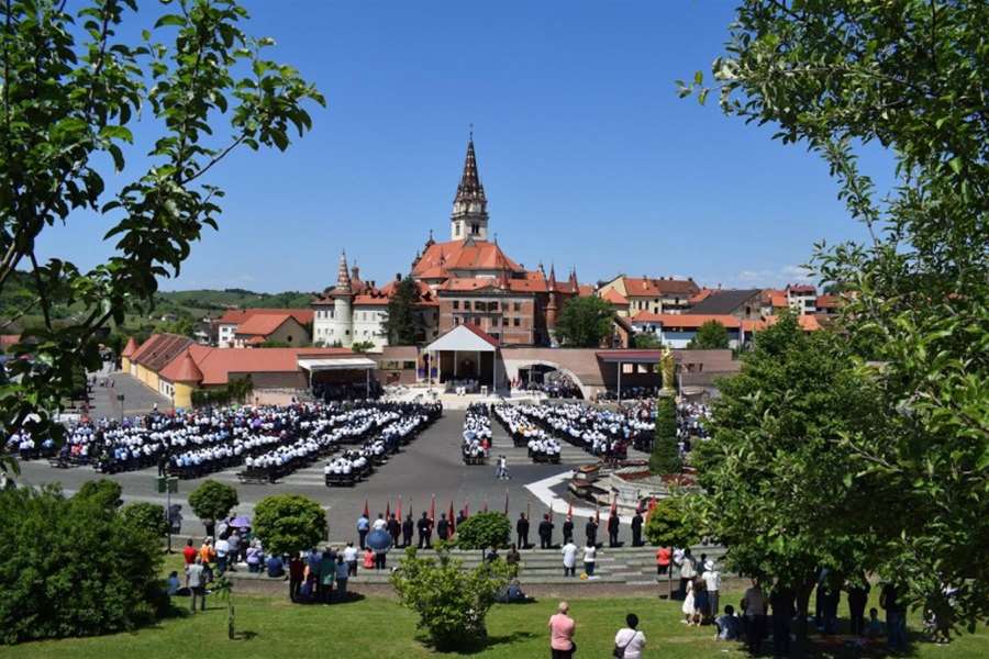 hodočašće vatrogasaca 5.jpg