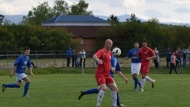 SPORT 26.4 _NOGOMET 2. ŽNL OROSLAVJE (2).JPG
