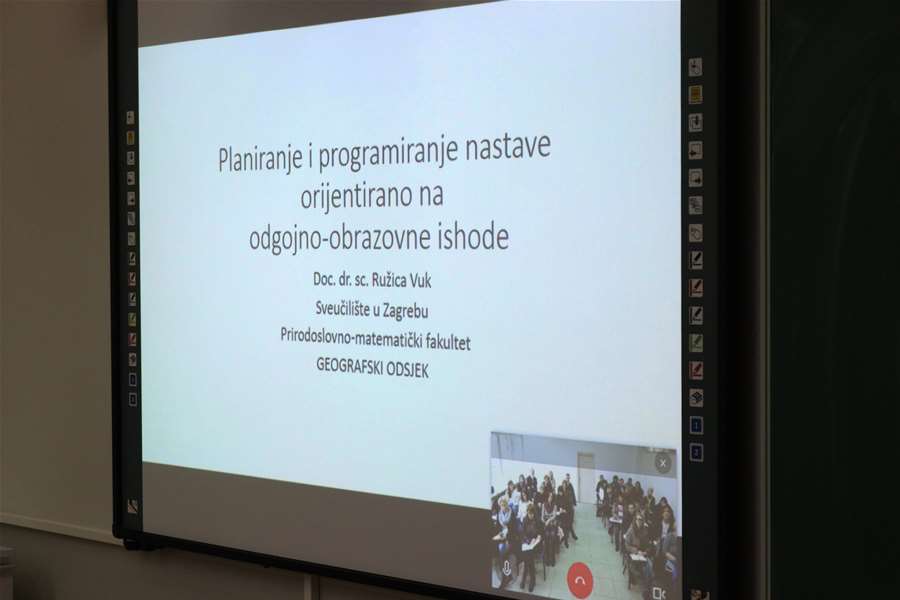 Učitelji iz Krapinskih Toplica pratili su predavanje putem videokonferencije