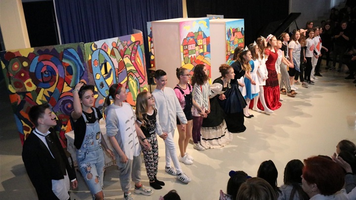 glavna mjuzikl (15).jpg